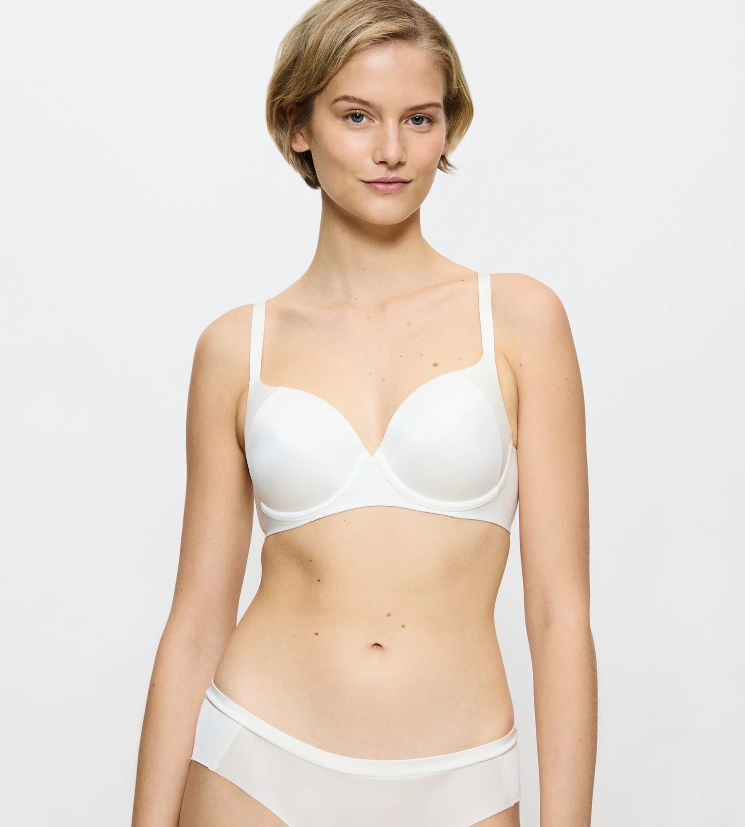 חזייה מרופדת עם עצם -Triumph Body Make-up Soft Touch