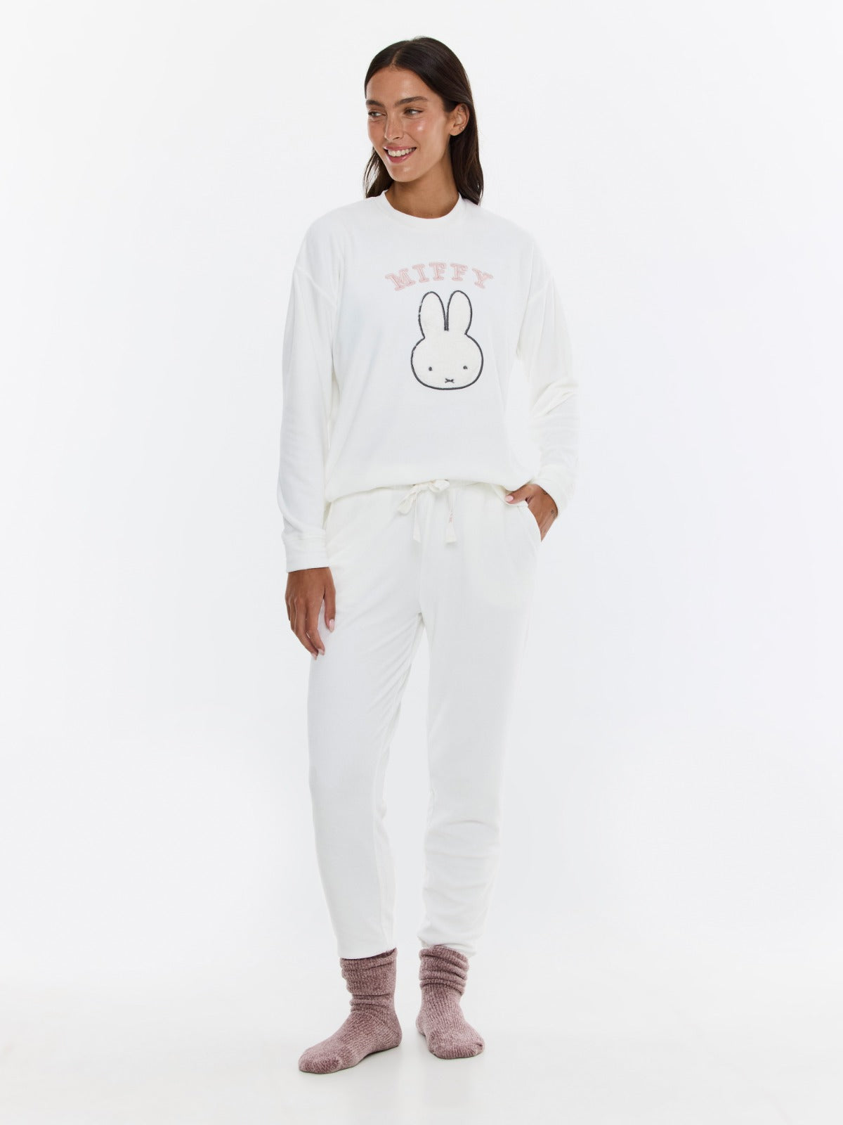 פיג'מת קטיפה עם איורי Miffy לנשים