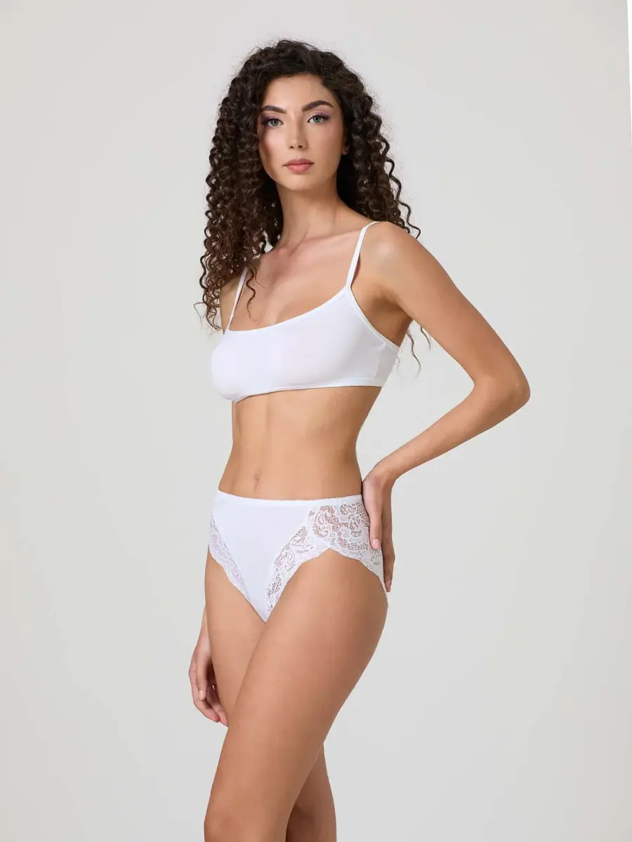 תחתונים מיידי עם תחרה בגזרה גבוהה