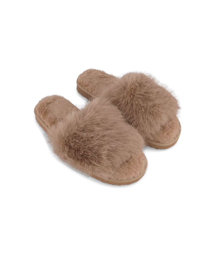 נעלי בית מפרווה עשירה בגזרת כפכף פתוחה